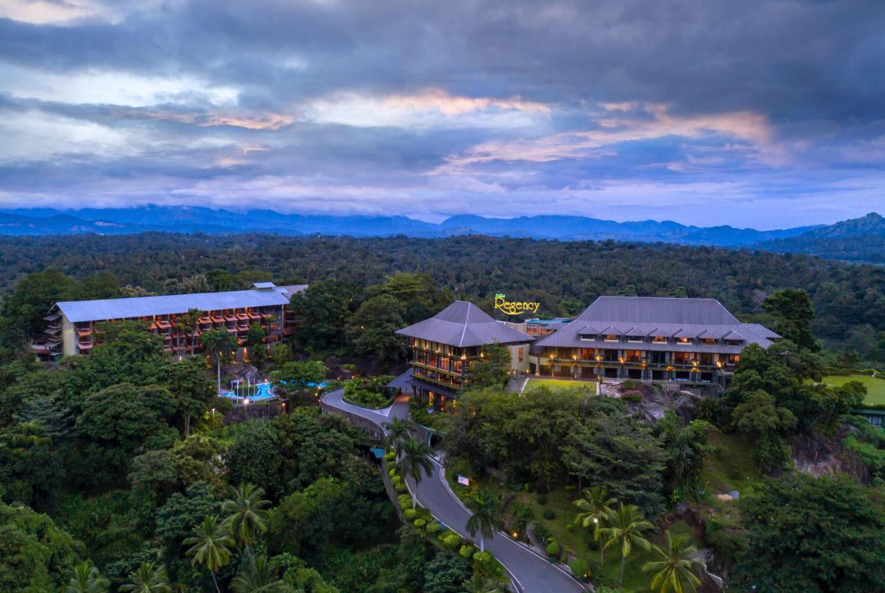 Earl'S Regency Hotel Kandy Kültér fotó