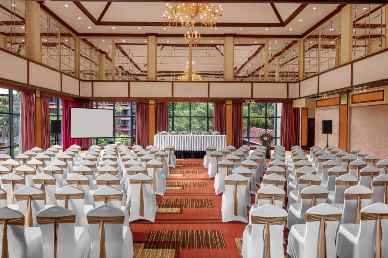 Earl'S Regency Hotel Kandy Kültér fotó